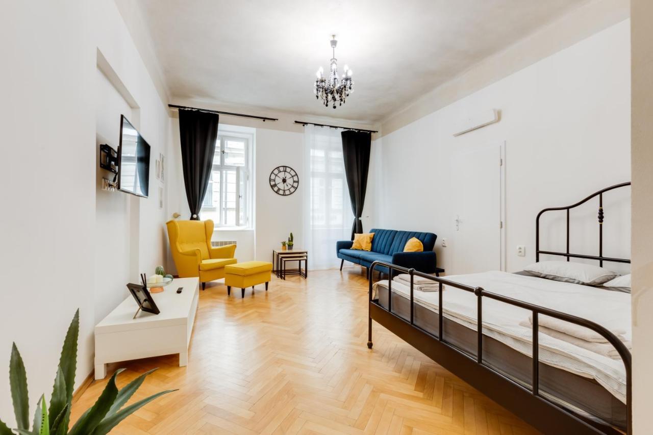 Lovely Apartments Heart Of 프라하 외부 사진